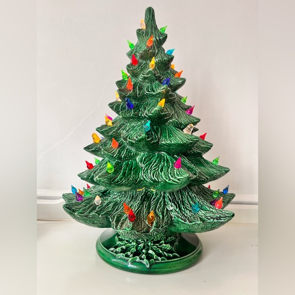 Vintage 19”Nowell’s Molds 1979 Ceramic Christmas Tree Large with lights working - Picture 1 of 11